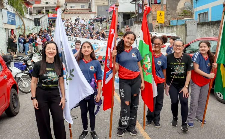 Caminhada da Paz mobiliza São José em defesa da convivência Caminhada da Paz mobiliza São José em defesa da convivência