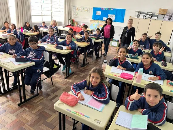 Pais devem renovar matrículas na Rede Municipal de São José até 21 de outubro Pais devem renovar matrículas na Rede Municipal de São José até 21 de outubro