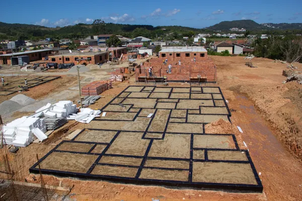 Obra popular no Potecas chega a 15% e promete casas até 2027 Obra popular no Potecas chega a 15% e promete casas até 2027