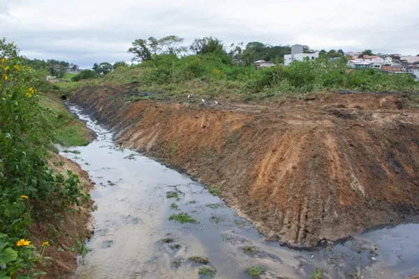 Desassoreamento do Rio Forquilhas reforça prevenção contra enchentes