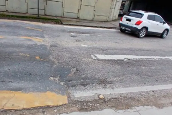 Faixas apagadas na BR-101 colocam pedestres em risco em Biguaçu