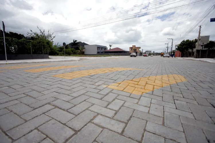 Canasvieiras ganha nova via pavimentada antes da temporada de verão