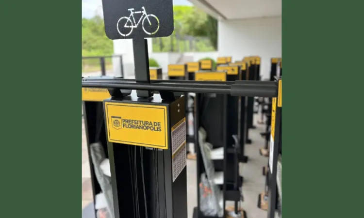 Novas estações ampliam rede cicloviária e apoio a ciclistas em Florianópolis Novas estações ampliam rede cicloviária e apoio a ciclistas em Florianópolis