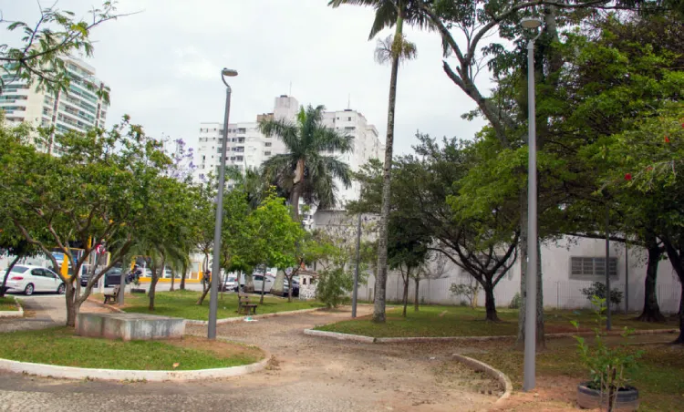 Praça de Campinas ganha luzes LED e novo visual urbano em São José