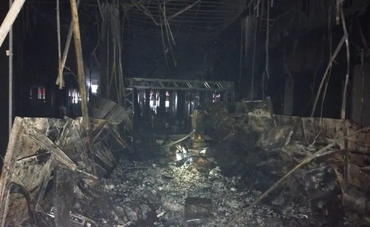 Incêndio no ViaCatarina provoca suspensão de atividades Incêndio no ViaCatarina provoca suspensão de atividades