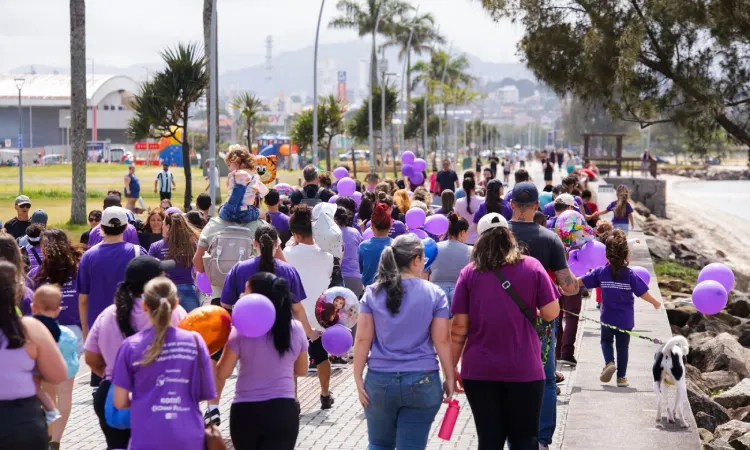 Caminhada ilumina rede materno-infantil e dá novo sentido à história de Lívia Caminhada ilumina rede materno-infantil e dá novo sentido à história de Lívia