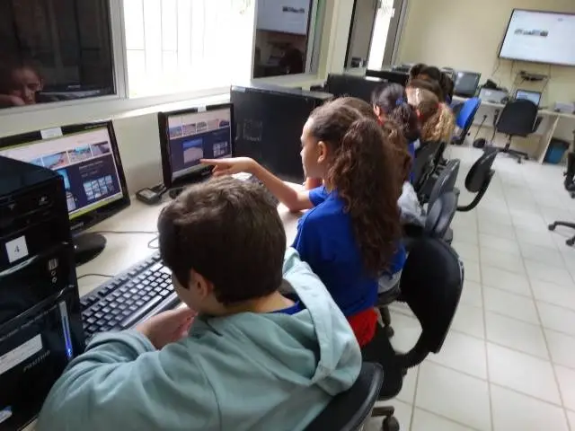 Google Day impulsionando inovação educacional em Florianópolis com IA e ferramentas digitais na rede municipal.