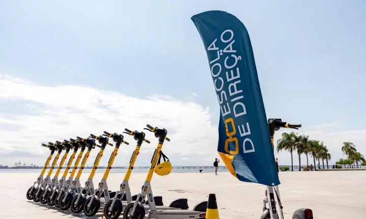 Pilotagem de patinetes ganha foco em ação educativa em Florianópolis Pilotagem de patinetes ganha foco em ação educativa em Florianópolis