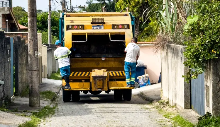 Ampliação da coleta redefine a Operação Verão em Florianópolis Ampliação da coleta redefine a Operação Verão em Florianópolis