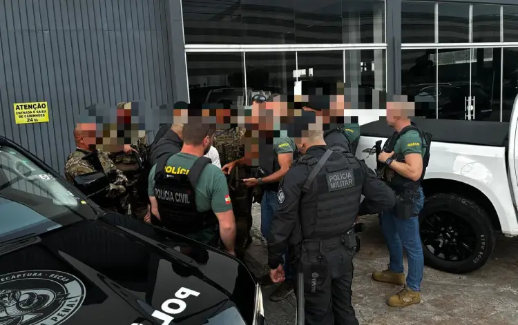 Suspeito com granadas preso em Palhoça em operação do Projeto Kratos Suspeito com granadas preso em Palhoça em operação do Projeto Kratos