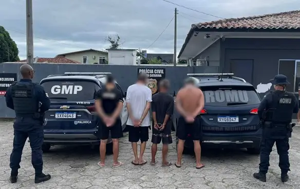 Guardas municipais de Palhoça e São José prendem suspeitos Guardas municipais de Palhoça e São José prendem suspeitos