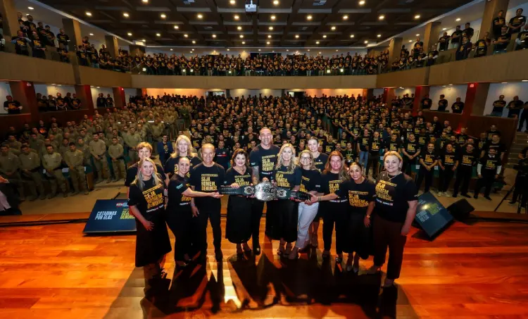 Violência contra as mulheres: homens no centro do debate Violência contra as mulheres: homens no centro do debate