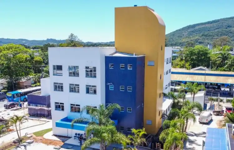 UPA Norte mantém os serviços de saúde durante a mudança de gestão em Florianópolis, com transição acompanhada pela Secretaria Municipal de Saúde e sem interrupção dos atendimentos.