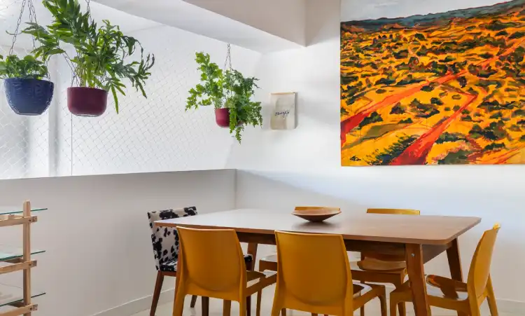 Nova escola de artes em Florianópolis oferece cursos, oficinas e laboratórios criativos para todas as idades no bairro Pantanal.