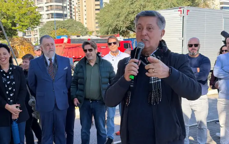 Obras da Marina Beira-Mar Norte começam em Florianópolis com enroncamento, dragagem e criação de parque urbano na orla.