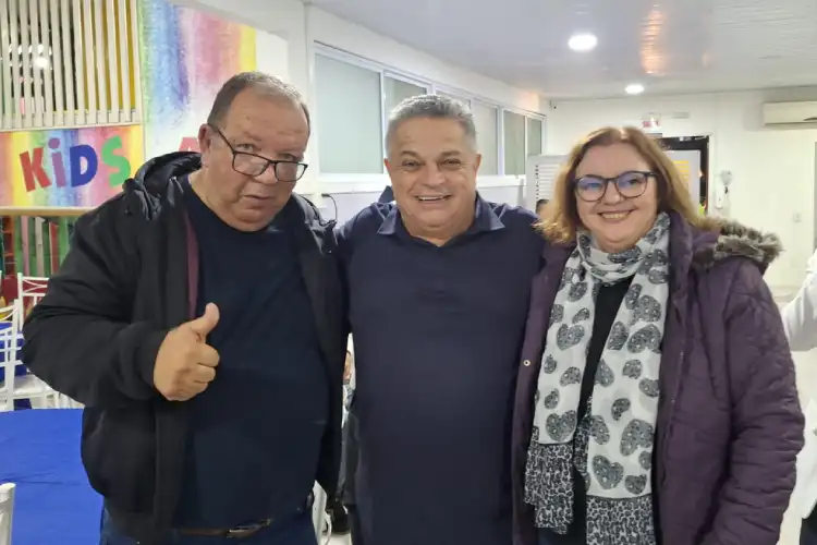 João Rodrigues participa do aniversário de Marco Aurélio Fontella, em São José, e relembra a amizade e a trajetória dos dois no rádio catarinense. João Rodrigues participa do aniversário de Marco Aurélio Fontella, em São José, e relembra a amizade e a trajetória dos dois no rádio catarinense.