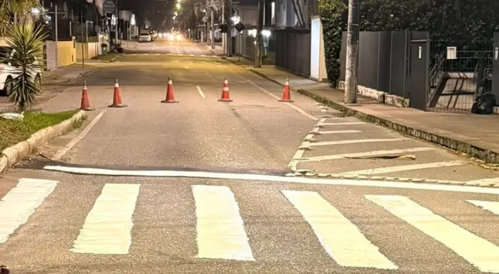 Prefeitura de São José inicia revitalização da sinalização viária em 122 cruzamentos de Campinas e Kobrasol, com trabalho noturno. Prefeitura de São José inicia revitalização da sinalização viária em 122 cruzamentos de Campinas e Kobrasol, com trabalho noturno.