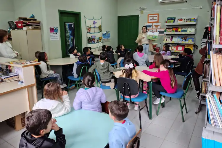 Dados do Ideb são usados para qualificação do aprendizado na EBIAS, em Florianópolis, com novas estratégias pedagógicas. Dados do Ideb são usados para qualificação do aprendizado na EBIAS, em Florianópolis, com novas estratégias pedagógicas.