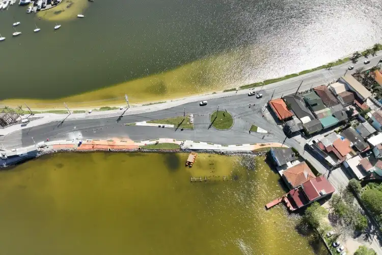 Prefeitura inaugura nova rótula da Lagoa em 21 de outubro, às 6h30, na saída da ponte, com mais fluidez e segurança. Prefeitura inaugura nova rótula da Lagoa em 21 de outubro, às 6h30, na saída da ponte, com mais fluidez e segurança.