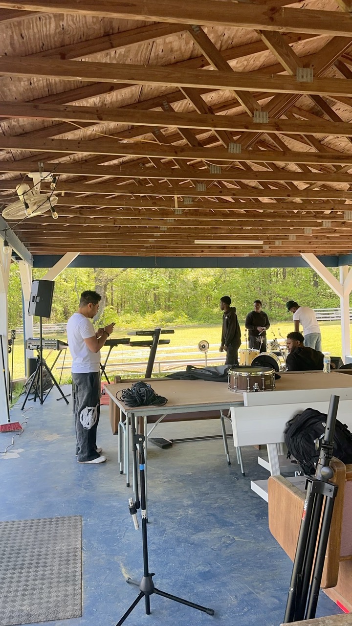 B9517030-42A1-4366-BD85-FEC16C07E23E.poster_dsqflg