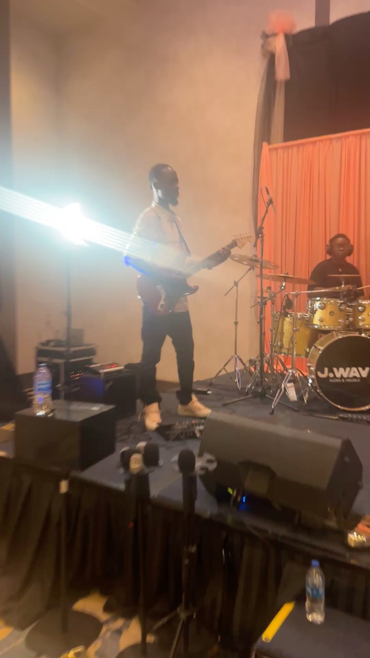 C8719A2F-391B-47F9-B2DC-7B1763D713FB.poster_hs1cez