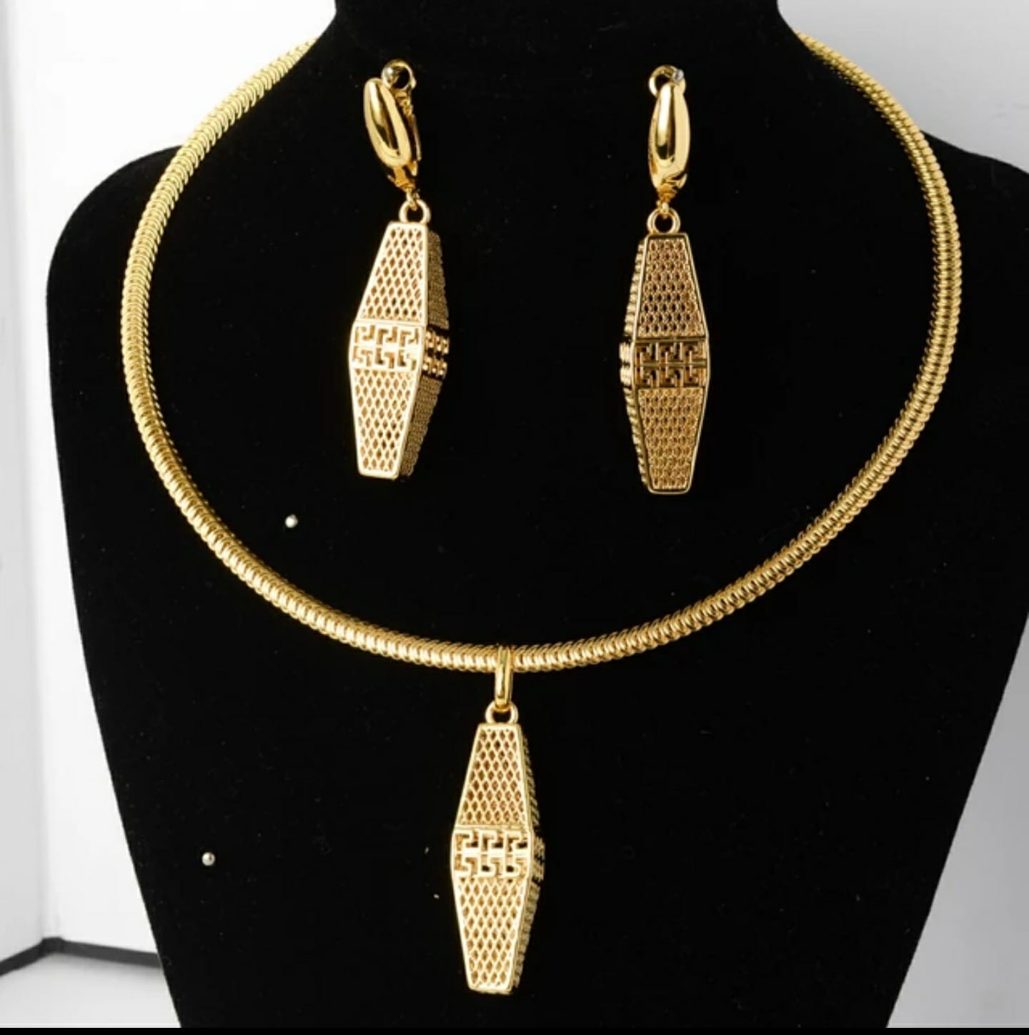 Pendent Necklace 18K Gold Planted Jewelry Set