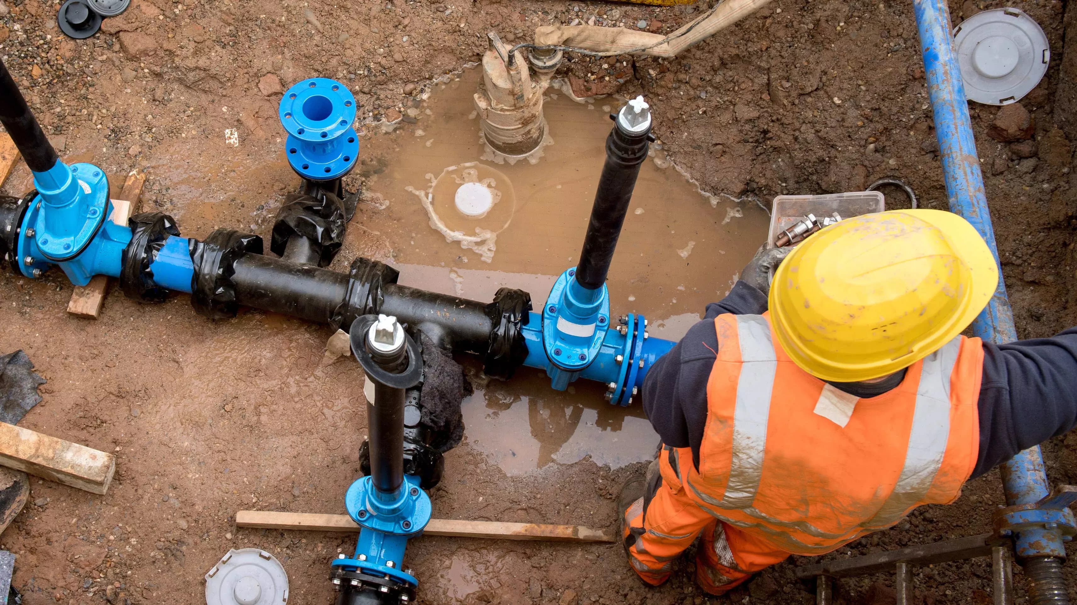 Ansicht Baustelle Wasserrohre