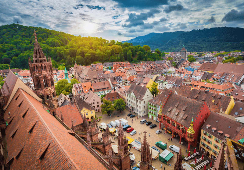 Die Stadt Freiburg im Breisgau.