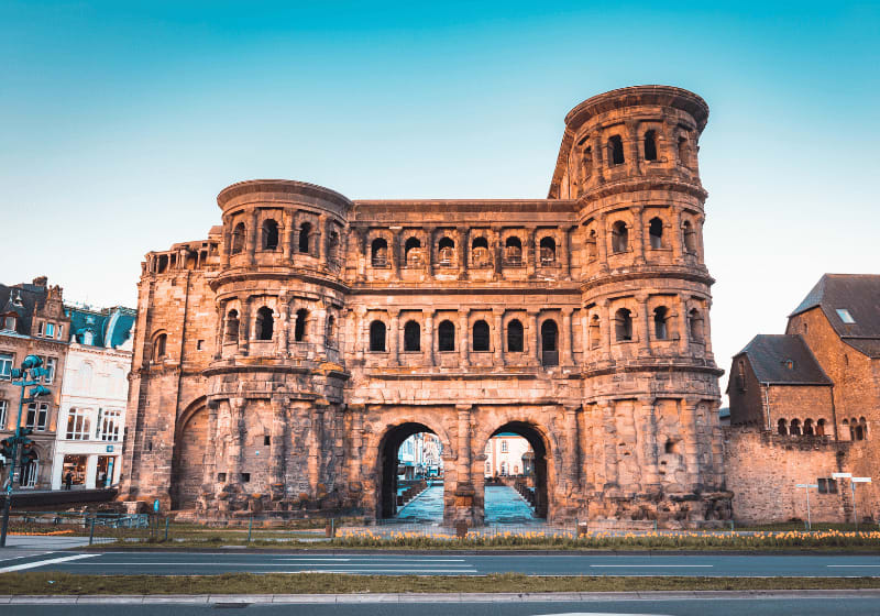 Das berühmte Porta Nigra in Trier.