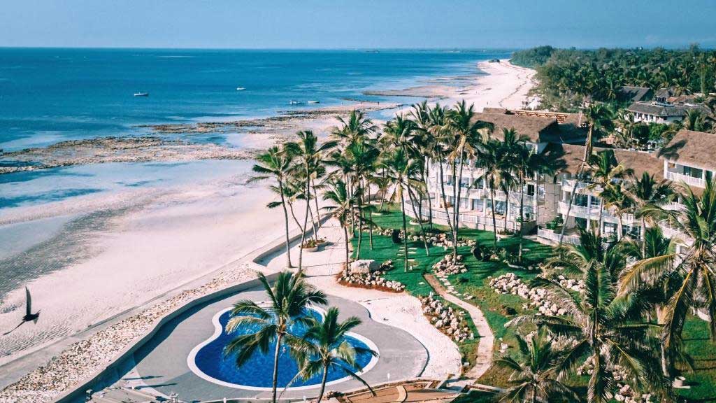 Nestled in the heart of the unspoiled Watamu Marine National Park, Hemingways Watamu is a symbol of tropical luxury on Kenya's coastline. With its stunning white sandy beaches and crystal-clear turquoise waters, this long-standing hotel has been setting the standard for coastal opulence in Kenya for nearly three decades, thanks to its unparalleled service and genuine hospitality.