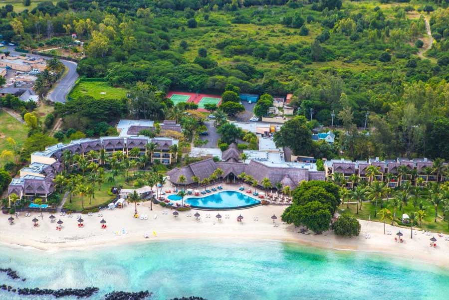 Sands Suites Resort & Spa is a four-star premium all-suite hotel located in Wolmar on Mauritius' west coast. This resort, with its 92 spacious suites, 3 restaurants, spa, entertainment facilities, fine sandy beach, crystal clear lagoon, and unrivaled view across the Bay of Tamarin and Le Morne, is the ideal hideaway for those seeking serenity, comfort, and personalised service in an elegant setting and typical Mauritian architecture.
