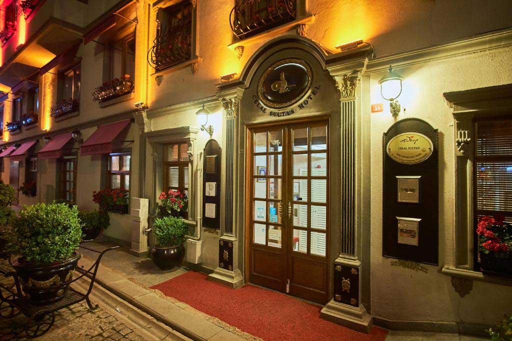 This hotel, which was chosen for one of our Turkey cultural packages, has nice rooms with IDD phones, minibar self-control air-conditioning system, private bathroom, hairdryer, LCD Digital TV, tea&coffee maker, digital safety box, free wireless internet access, double glazing windows, and some with balcony.