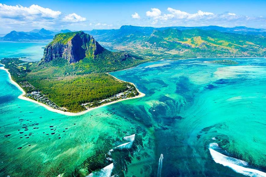 Turquoise lagoon and white sand beach in Mauritius during the winter dry season