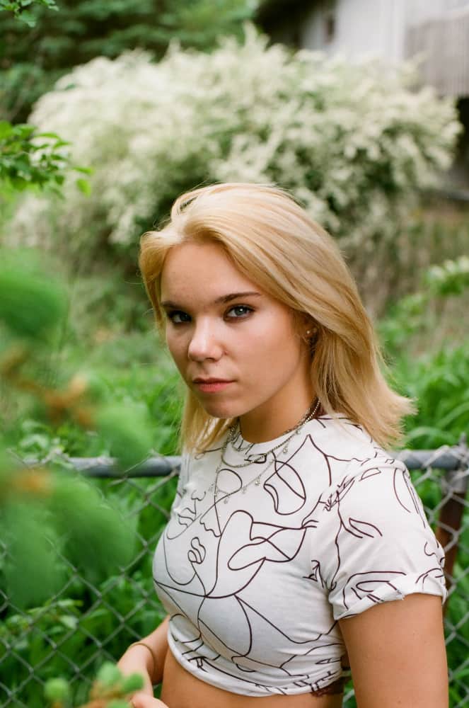 film/0006-0005576600/000557660017_fl7unc