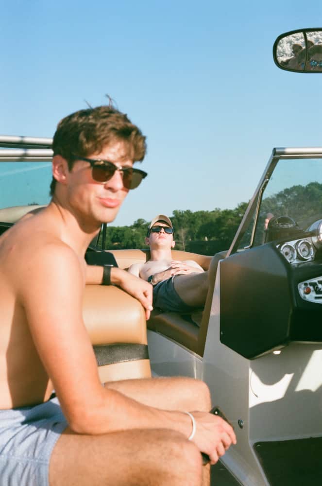 film/0007-0002721900/000272190017_vr4pmw