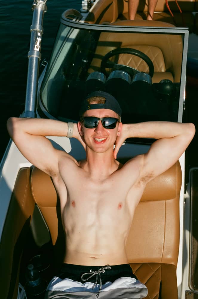 film/0007-0002721900/000272190023_dzjvsv