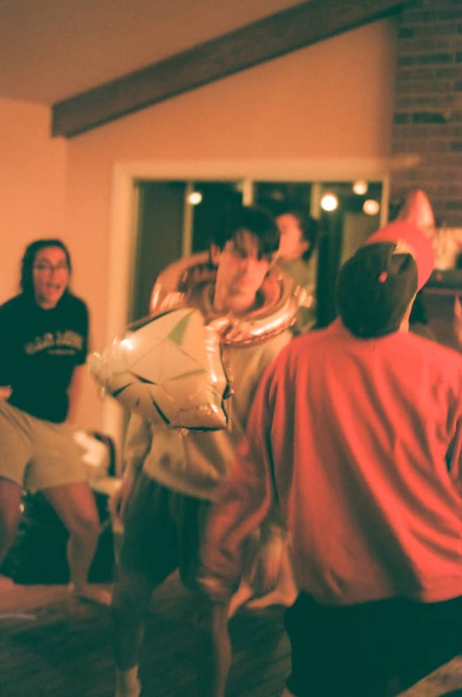 film/0009-0002722000/000272200018_r3s7np