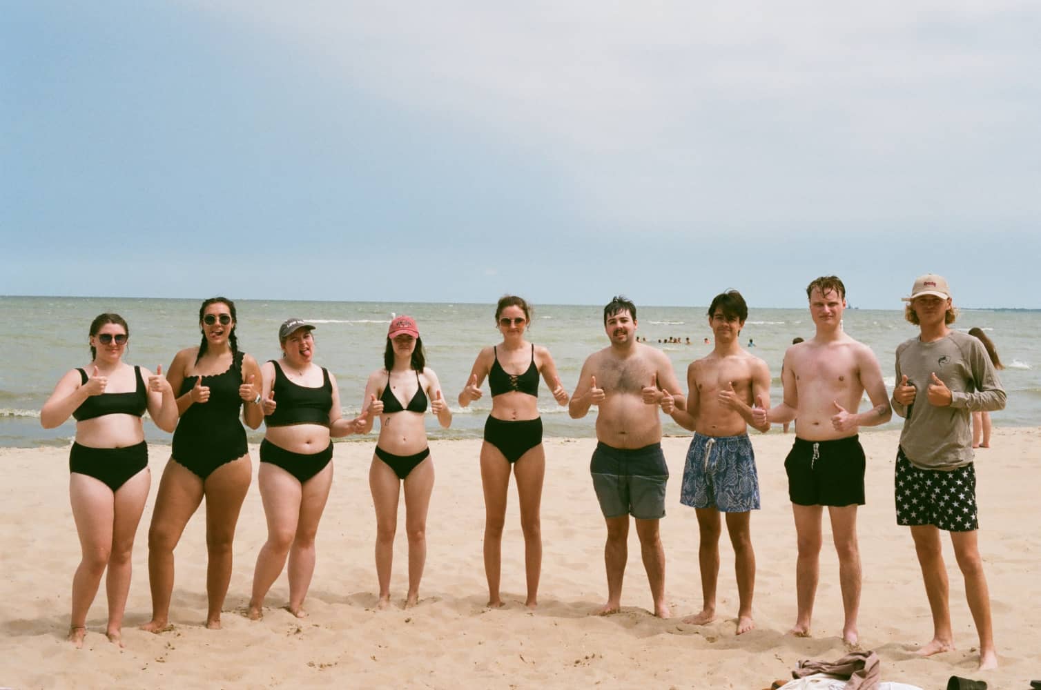 film/0009-0002722000/000272200024_s6jvzh