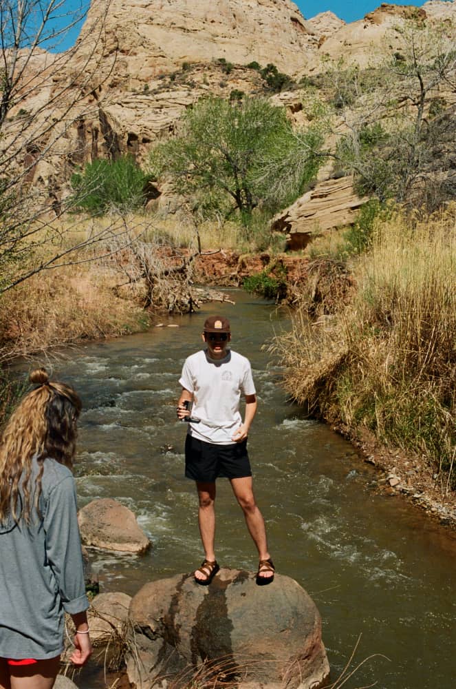 film/0017-0003104700/000310470024_v4ivxf