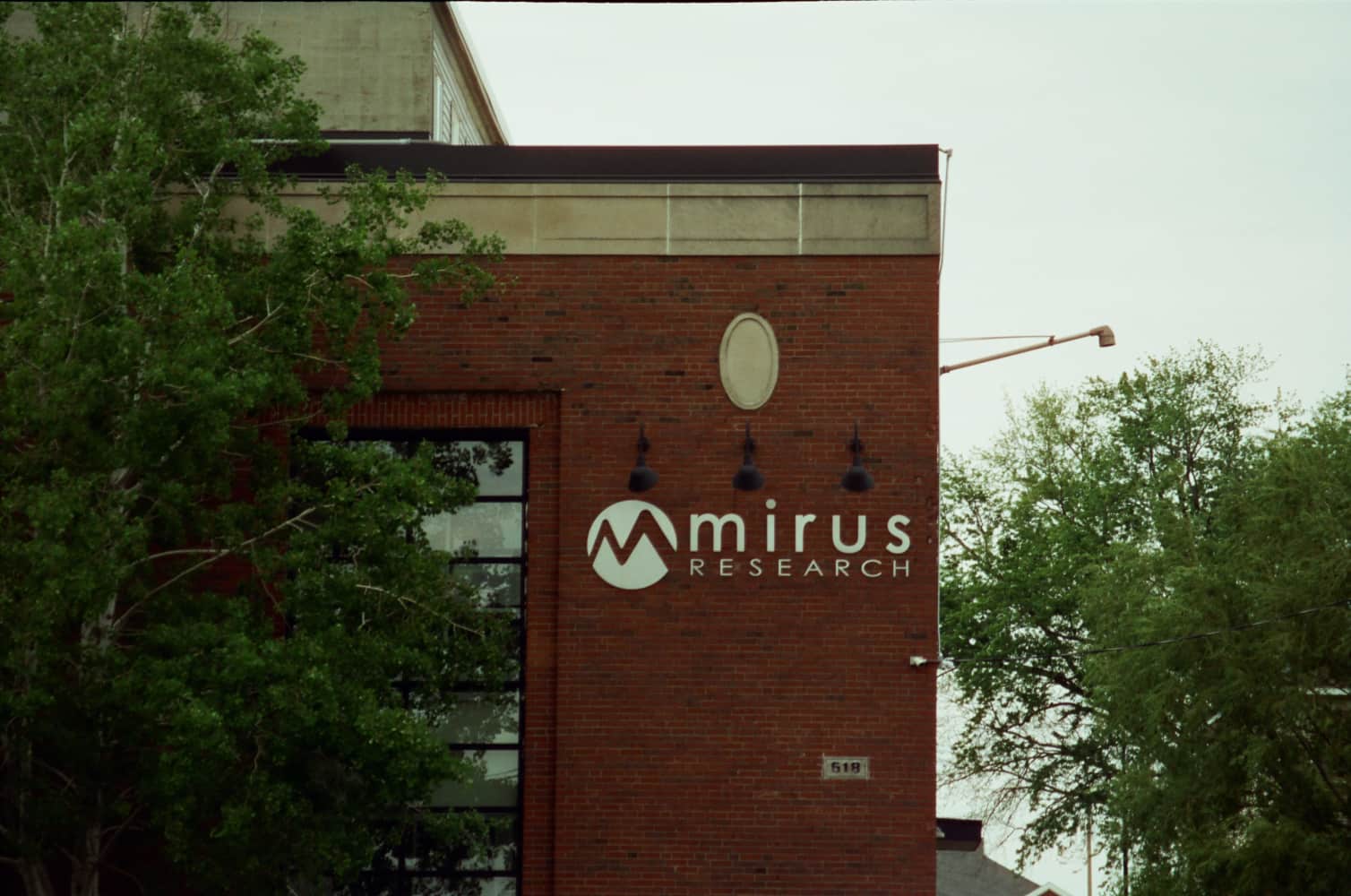 film/0018-0003265100/000326510004_v6jwdp