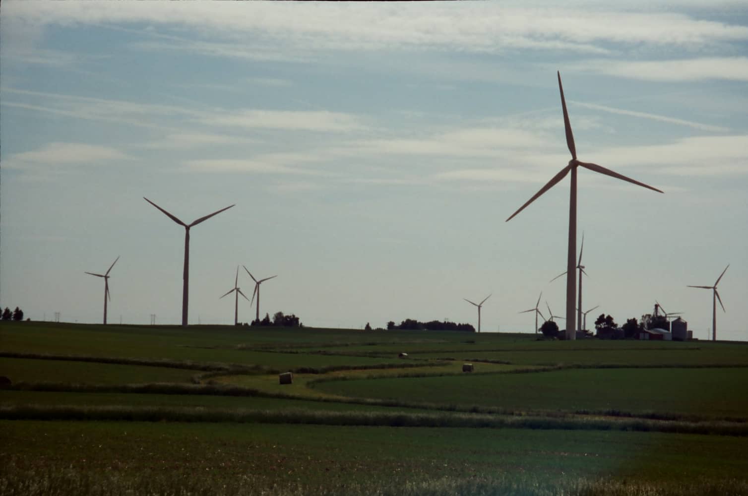 film/0021-0003030300/000303030032_qrxco4