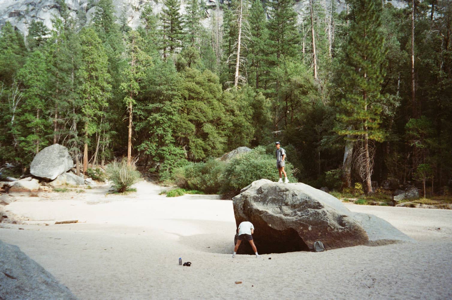 film/0024-0009886700/000988670016_jbnwzm