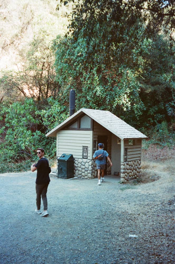 film/0024-0009886700/000988670032-edited_e7fmv5