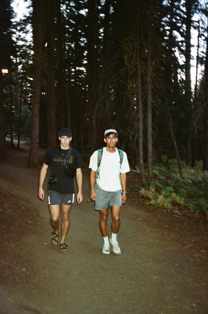 film/0025-0009886900/000988690018-edited_g2wfwi