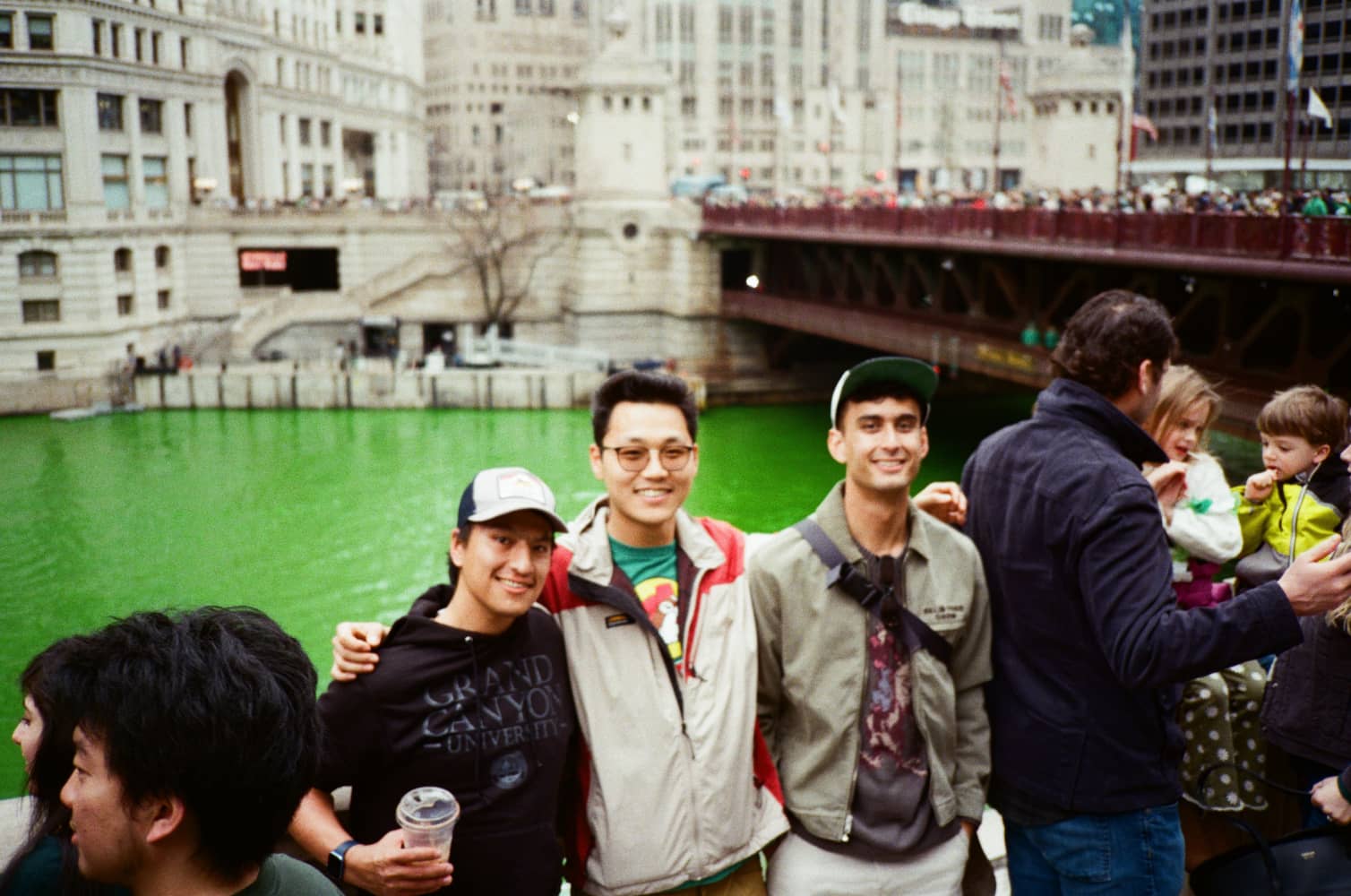 film/0026-0009886800/000988680014_vmjzqf