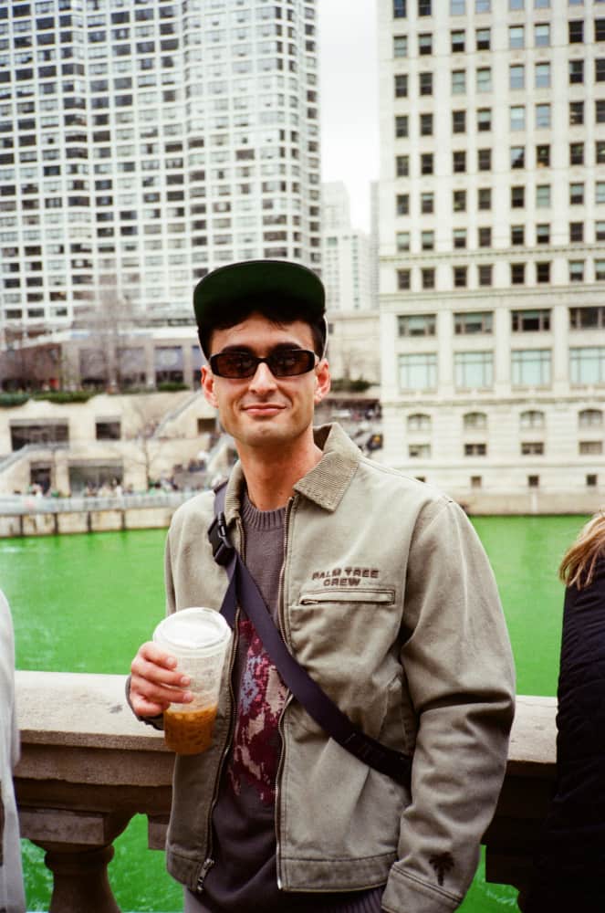 film/0026-0009886800/000988680017-edited_c2we4t