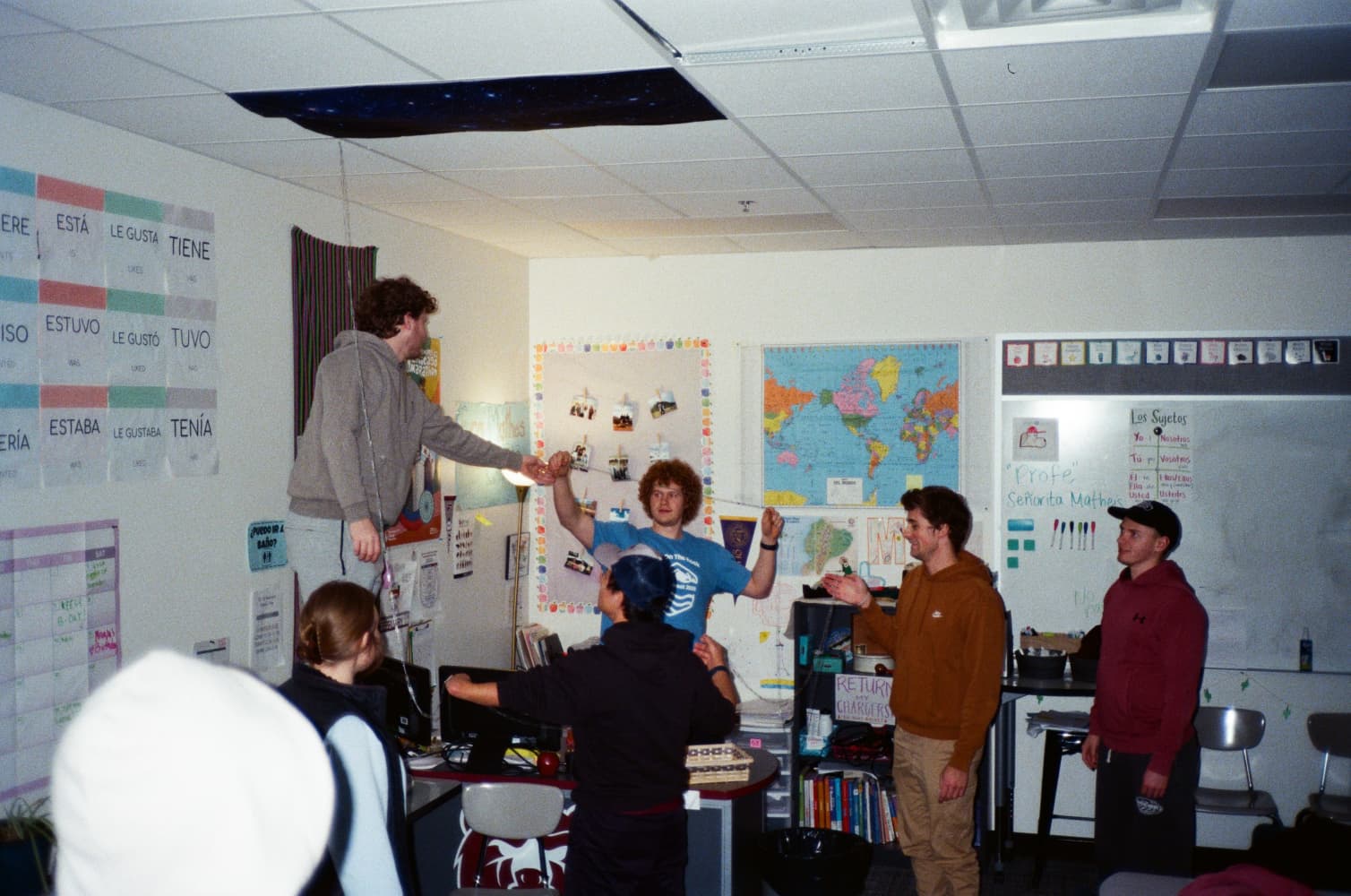 film/0026-0009886800/000988680018_fro7ue