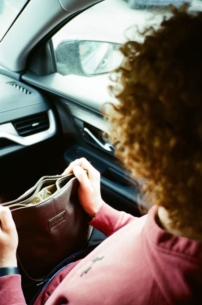 film/0026-0009886800/000988680019-edited_ezwtoy