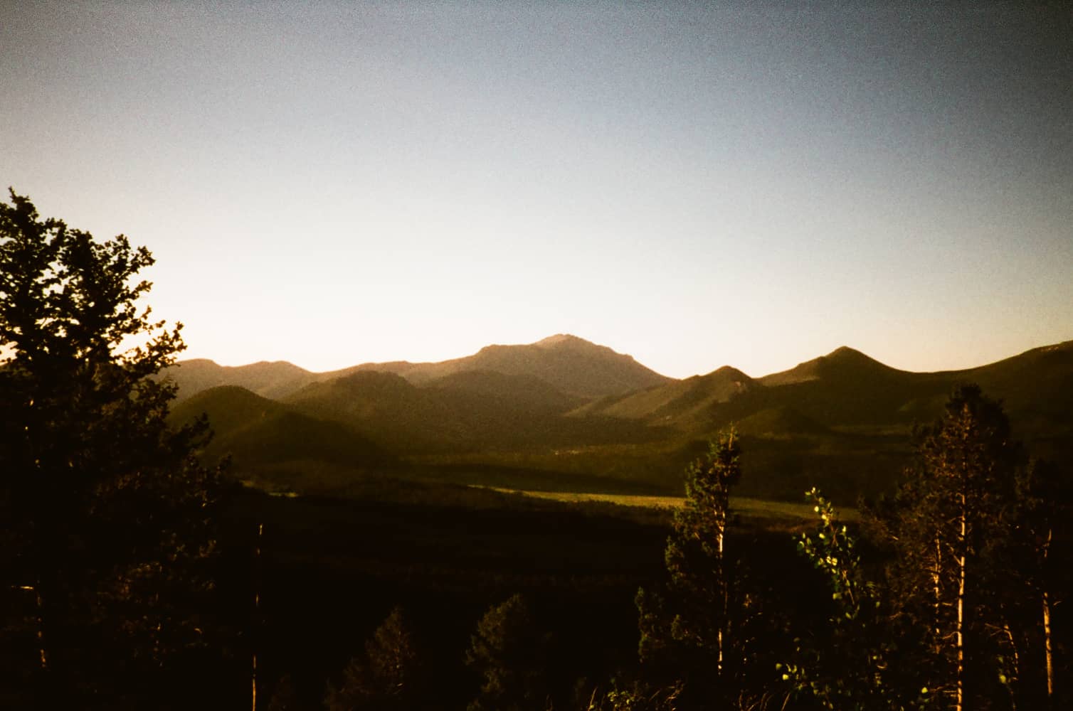 film/0028-0000933500/000093350012_hntx5d