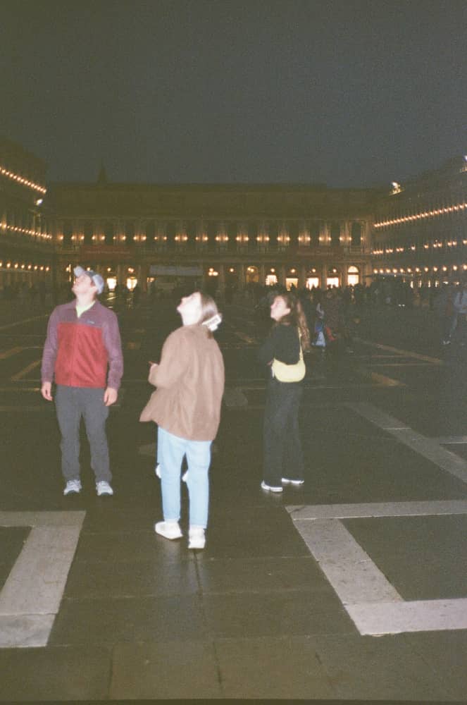 film/0034-0005171900/000517190025-edited_pqpm33